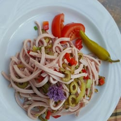 Weinschlössel - Mediterraner Wurst Salat