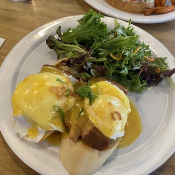 Egghead Cafe - Pork butt eggs Benedict - Coffee & Tea Near Me - Honolulu, Hawaii Egghead Cafe - Pork butt eggs Benedict - Coffee & Tea Near Me - Honolulu, Hawaii