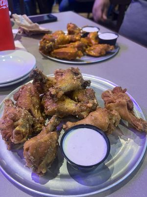 Pluckers Wing Bar by null