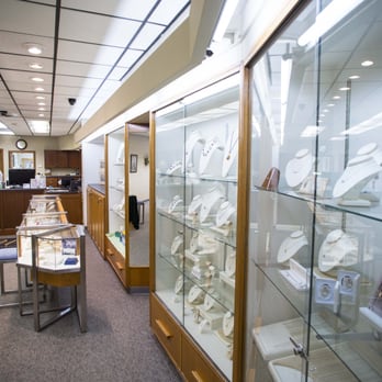 Mark Jewellers - Jewelry Near Me - La Crosse, Wisconsin