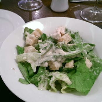 Primafila - Ensada Caesar. Contiene rúcula, pollo, pan crocante y salsa. - Cafeteria Near Me - Buenos Aires, C