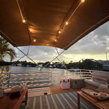 Food Yacht - Boat Tours Near Me - Jupiter, Florida