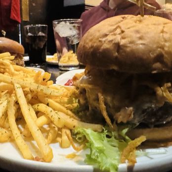 The Grove - Burger - Cocktail Bars Near Me - Penngrove, California