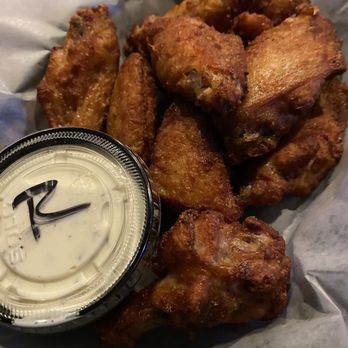 Italian Pizza Pub - Cajun wings with ranch - Italian Near Me - Johnson City, Tennessee