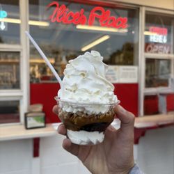 Alice's Place - Turtle Sundae