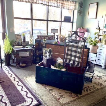 Little Sister's Antiques - Antiques Near Me - Cold Spring, Minnesota