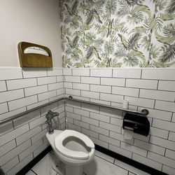 LA bean - Clean restrooms