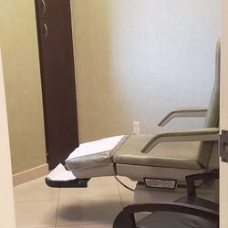 Garnet & Carbonell - Patient room
