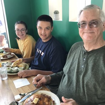 Martha's - American Near Me - Hermosa Beach, California