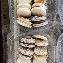 Jenelly Cakes - Crème brûlée, cake butter, German chocolate macarons