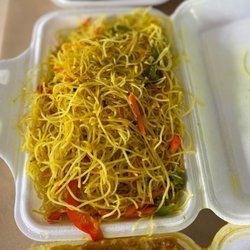 Peaceful Loft Vegetarian Restaurant - Singapore noodles
