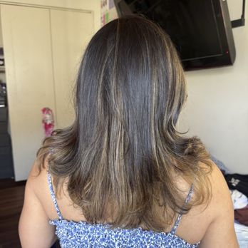 Evolution Salon - Back isn't that bad but still doesn't match the photo - Hair Salons Near Me - Redondo Beach, California Evolution Salon - Back isn't that bad but still doesn't match the photo - Hair Salons Near Me - Redondo Beach, California