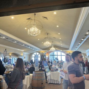 Casa Larga Vineyards - Wineries Near Me - Fairport, New York