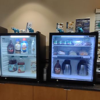 Best Western Winchester Hotel - Fruits, yogurt, milk for every pallet, juices, even chocolate syrup - Hotels Near Me - Winchester, Kentucky
