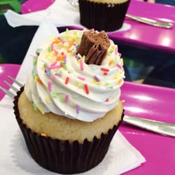 Jodeano's - The vanilla sundae cupcake