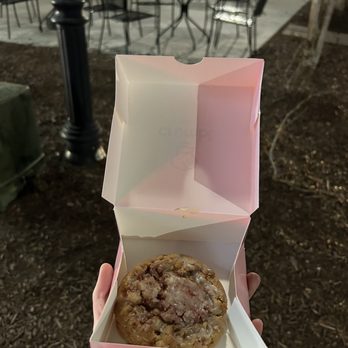 Crumbl - Summerville - Strawberry crumb cookie - Bakeries Near Me - Summerville, South Carolina Crumbl - Summerville - Strawberry crumb cookie - Bakeries Near Me - Summerville, South Carolina