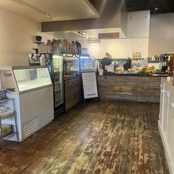 Henry & The Fish - Coffee & Tea Near Me - Santa Fe, New Mexico