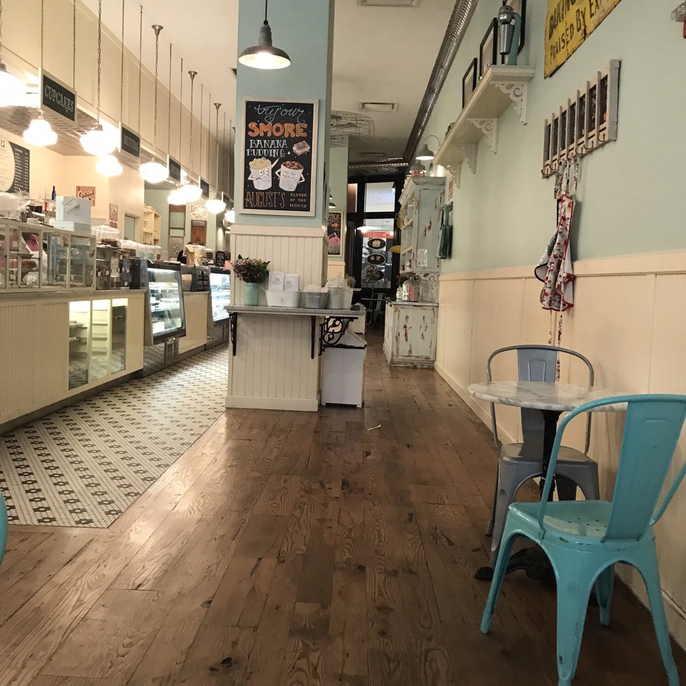 Magnolia Bakery - Best bakery ever! Their banana pudding is a must try! - Bakeries Near Me - Chicago, Illinois Magnolia Bakery - Best bakery ever! Their banana pudding is a must try! - Bakeries Near Me - Chicago, Illinois