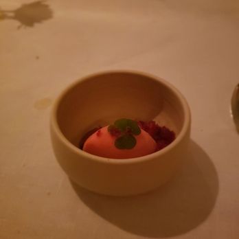 Pollen Street Social - Pre-dessert of a delightful fruit sorbet and sharp raspberry coulis - British Near Me - London, XGL