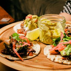 El Divino Dining & Cocktails - Tacos de Filet