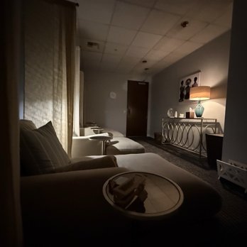 Burke Williams Day Spa - Women's quiet room - Day Spas Near Me - Santa Monica, California