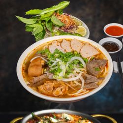 Pho Golden Cow 2 - Beef Spicy Noodle