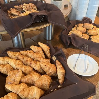 Gazette Restaurant - Croissant - Tapas/Small Plates Near Me - Montreal, Quebec Gazette Restaurant - Croissant - Tapas/Small Plates Near Me - Montreal, Quebec