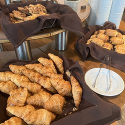 Gazette Restaurant - Croissant