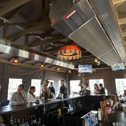 Magpie's Den & Pen - Outdoor bar in back
