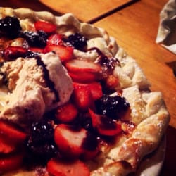 Yo Momma Woodfire Pizzeria Bar And Restaurant - Desert Pizza!