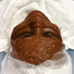 Sirena Beauty Center - Facial with seaweed mask