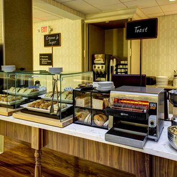 Embassy Suites by Hilton Williamsburg - Breakfast Area - Hotels Near Me - Williamsburg, Virginia Embassy Suites by Hilton Williamsburg - Breakfast Area - Hotels Near Me - Williamsburg, Virginia
