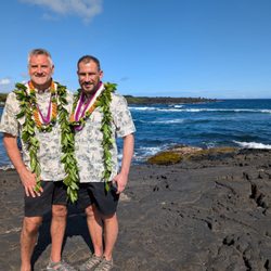 Reverend Russ - Wedding at Punaluʻu Beach.