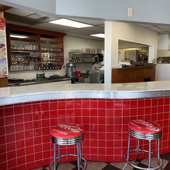 Friendly's - Counter seating - Ice Cream & Frozen Yogurt Near Me - Melbourne, Florida Friendly's - Counter seating - Ice Cream & Frozen Yogurt Near Me - Melbourne, Florida