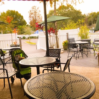 Frida's Cafe & Bakery - Nice spacious patio - Bakeries Near Me - Largo, Florida