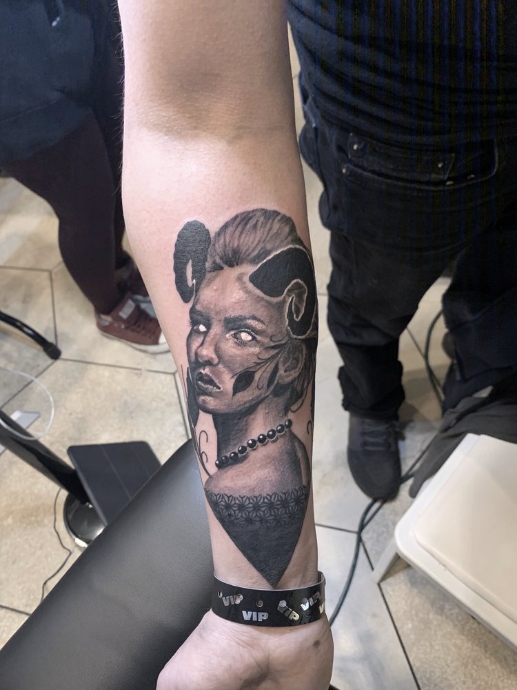 LUCKY DEVIL TATTOO 33 Photos 113 S Ave, Fort Walton Beach, FL Yelp