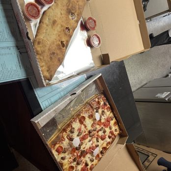 Fleetwood Pizza - Fleetwood Stromboli and the Sicilian pizza - Pizza Near Me - Fleetwood, Pennsylvania