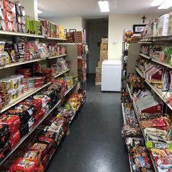 Hana Mart - The ramen and snack section