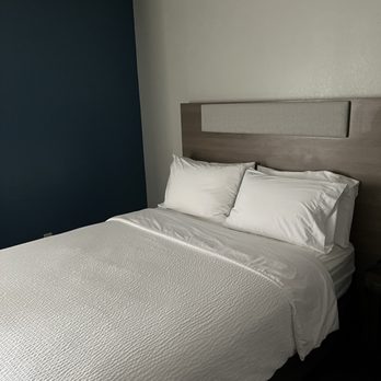 Holiday Inn Express - Hotels Near Me - Greensboro, North Carolina Holiday Inn Express - Hotels Near Me - Greensboro, North Carolina