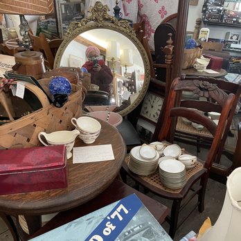 Stony Point Antiques - Antiques Near Me - Hilton, New York