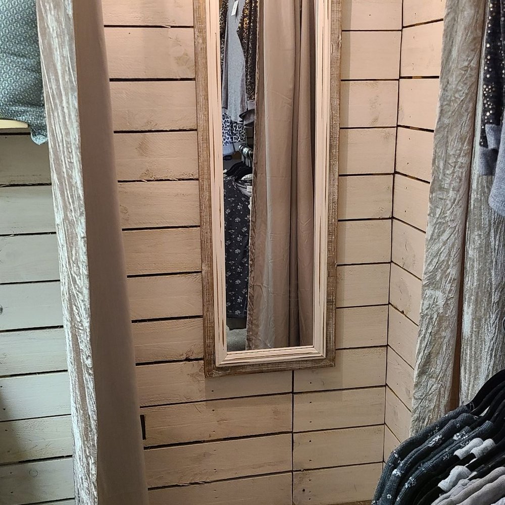 Blackbird Nest - Dressing Room - Home Decor Near Me - Franklin, Indiana Blackbird Nest - Dressing Room - Home Decor Near Me - Franklin, Indiana