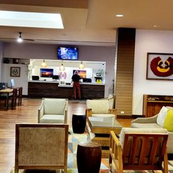 Hilo Hawaiian Hotel - Hotel lobby area.....