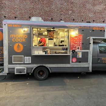 Momo Cook truck