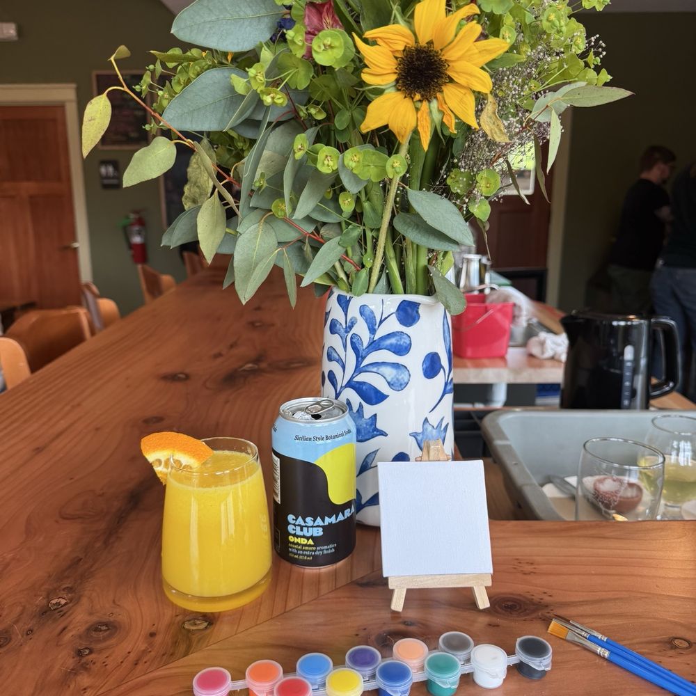 Cute little Mother's Day painting/mimosa setup. Cute little Mother's Day painting/mimosa setup.