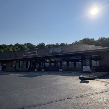 Bambooz Bar & Grill - New American Near Me - Wilder, Kentucky
