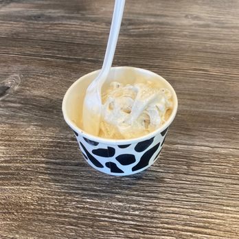 Ice Cream Smuggler - Butter Pecan - Ice Cream & Frozen Yogurt Near Me - South Dennis, Massachusetts