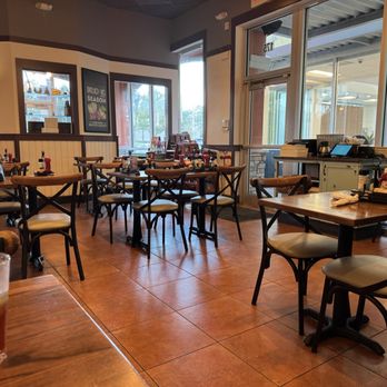 Another Broken Egg Cafe - Inside - Breakfast & Brunch Near Me - Pembroke Pines, Florida