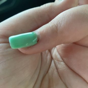 Le Nails - Scabs and cuts - Nail Salons Near Me - Hinesville, Georgia