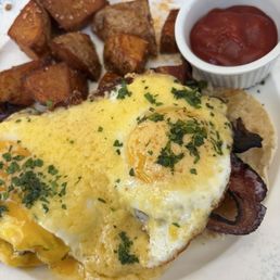 Fried Eggs Benedict