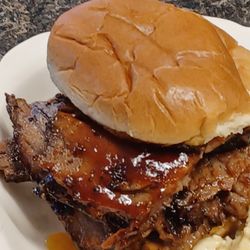 Tom Tom's Place - Brisket sandwich